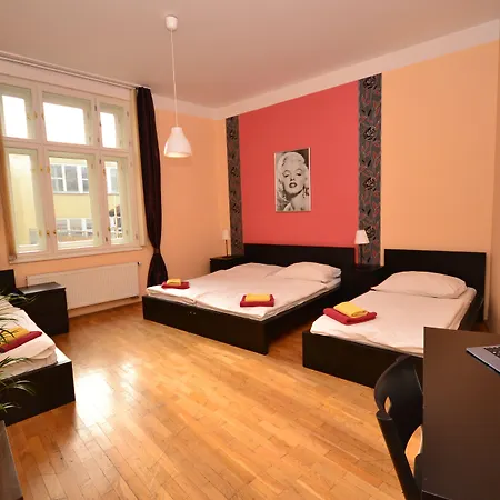 Ea Melantrich Hotel